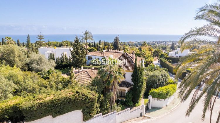 House | Resale in The Golden Mile in The Golden Mile, Costa del Sol - Photo 2