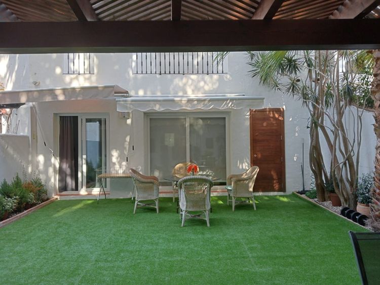 listing card gallery