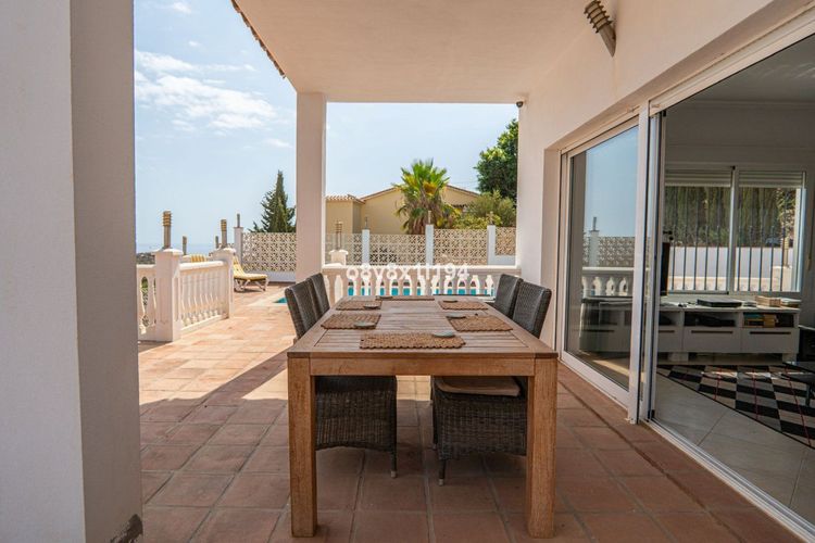 House | Resale in Benajarafe in Benajarafe, Costa del Sol - Photo 3