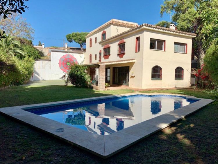 House | Resale in Elviria - Development photo 1