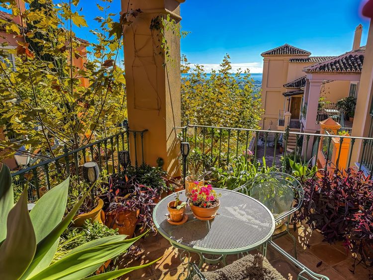 Penthouse | Resale in Benahavís in Benahavís Others, Costa del Sol - Photo 2