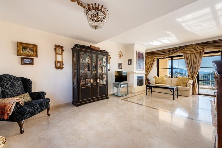 Apartment | Resale in Benahavís in Benahavís Others, Costa del Sol - Photo 3