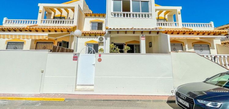 House | Resale in Orihuela Costa in Orihuela Costa, Costa Blanca - Photo 3