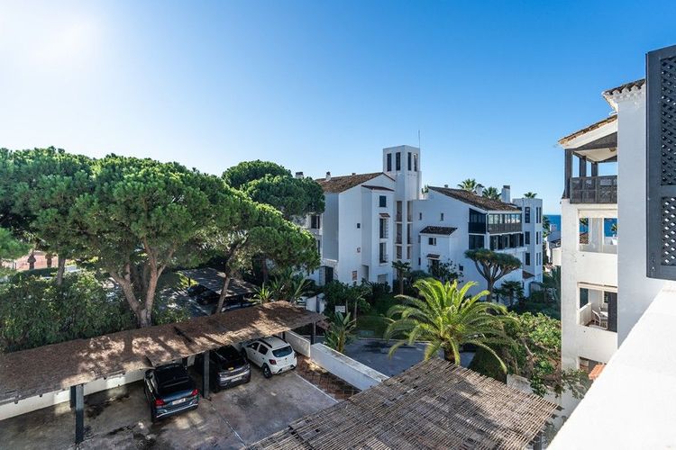 Apartment | Resale in Marbella in Marbella Others, Costa del Sol - Photo 5