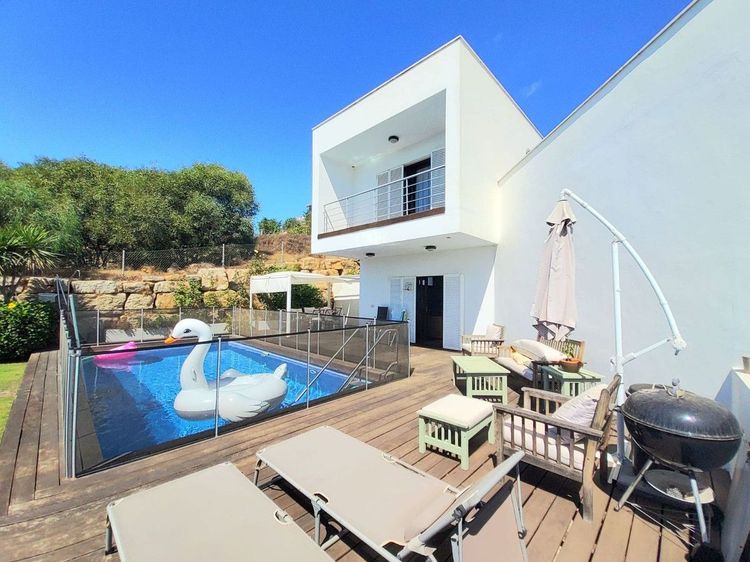 House | Resale in Torreguadiaro in Torreguadiaro, Costa del Sol - Photo 2