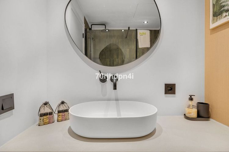 Apartment | Resale in Estepona in Estepona, Costa del Sol - Photo 4