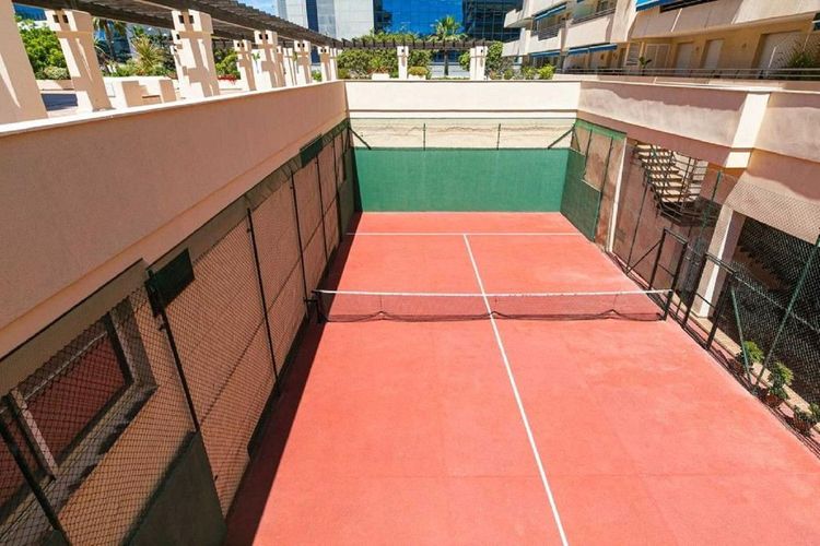 Apartment | Resale in Puerto Banús in Puerto Banús, Nueva Andalucía, Costa del Sol - Photo 2