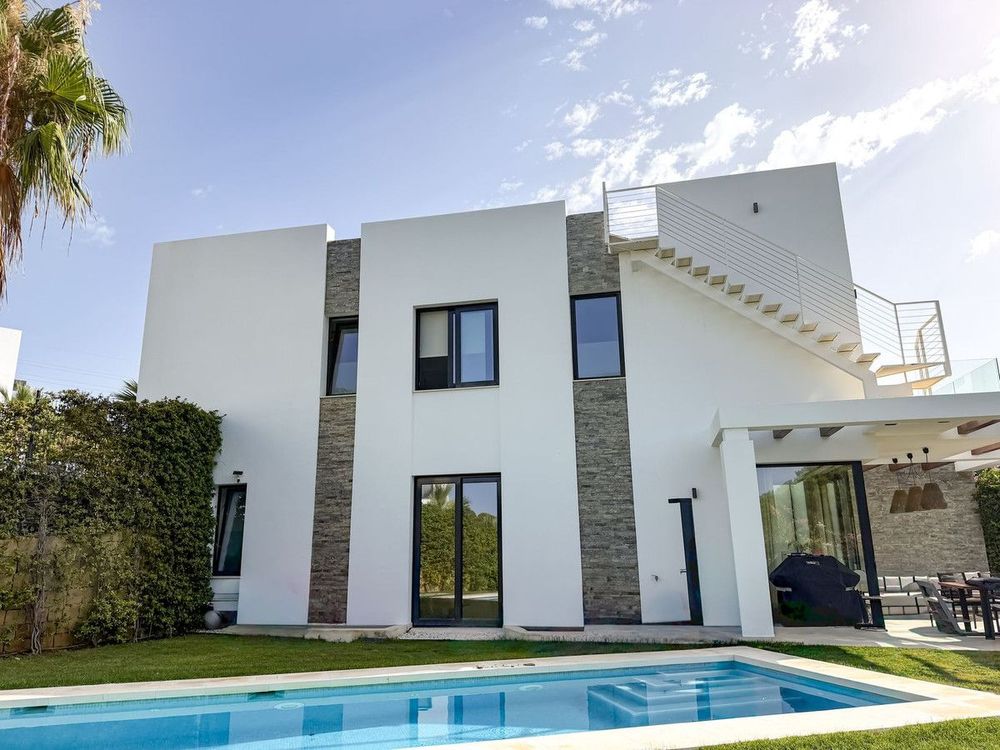 House | Resale in Cabopino in Cabopino, Costa del Sol - Main property photo