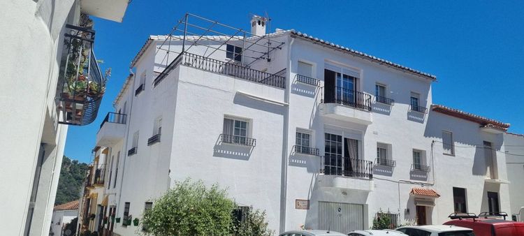 House | Resale in Benarrabá in Benarrabá, Costa del Sol - Photo 4