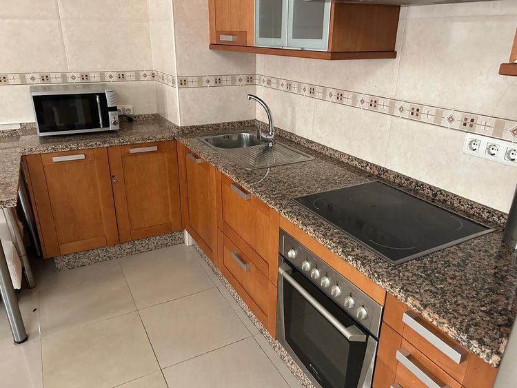 Apartment | Resale in Fuengirola in Fuengirola Others, Costa del Sol - Photo 3