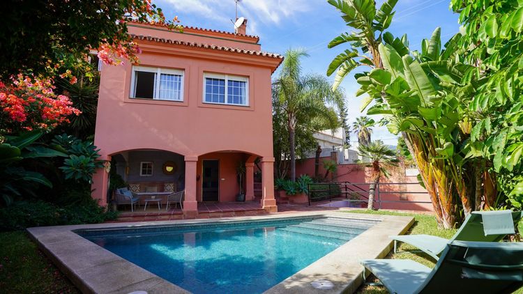 listing card gallery