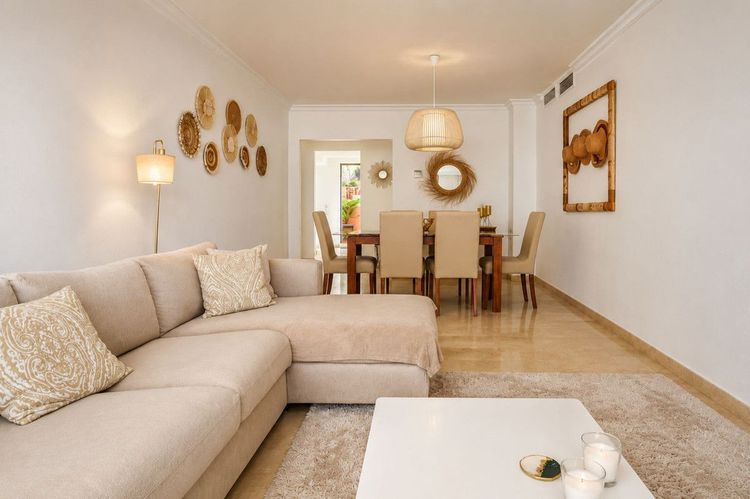 Apartment | Resale in Elviria in Elviria, Costa del Sol - Photo 2