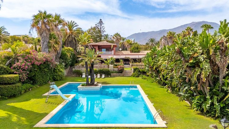 House | Resale in Estepona - Development photo 1