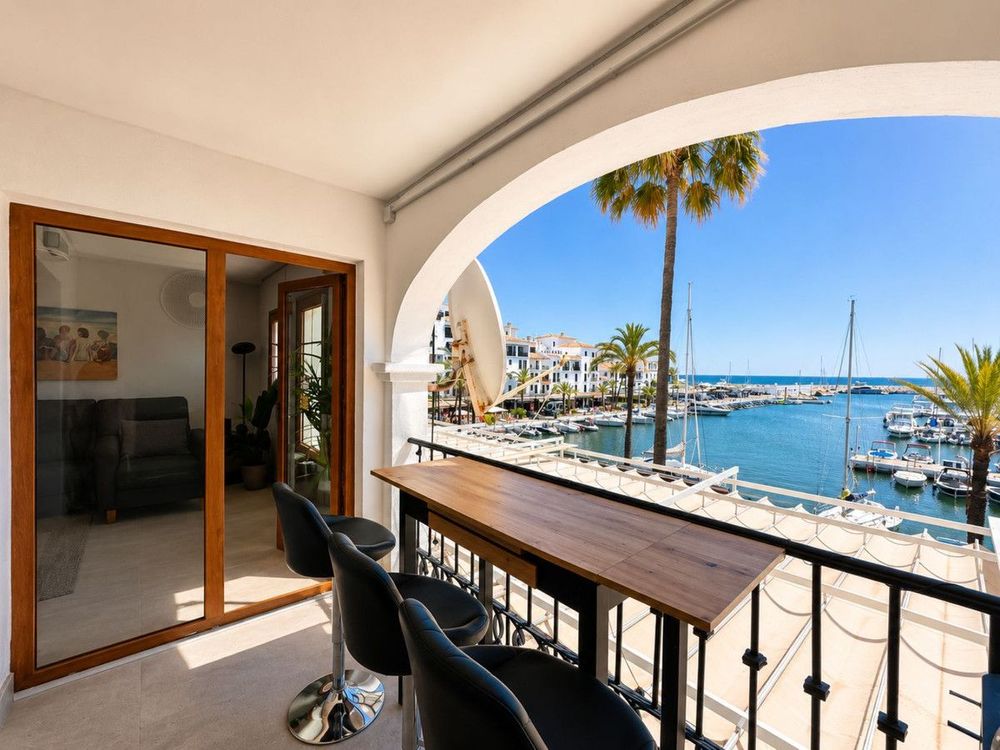 Apartment | Resale in La Duquesa in La Duquesa, Costa del Sol - Main property photo