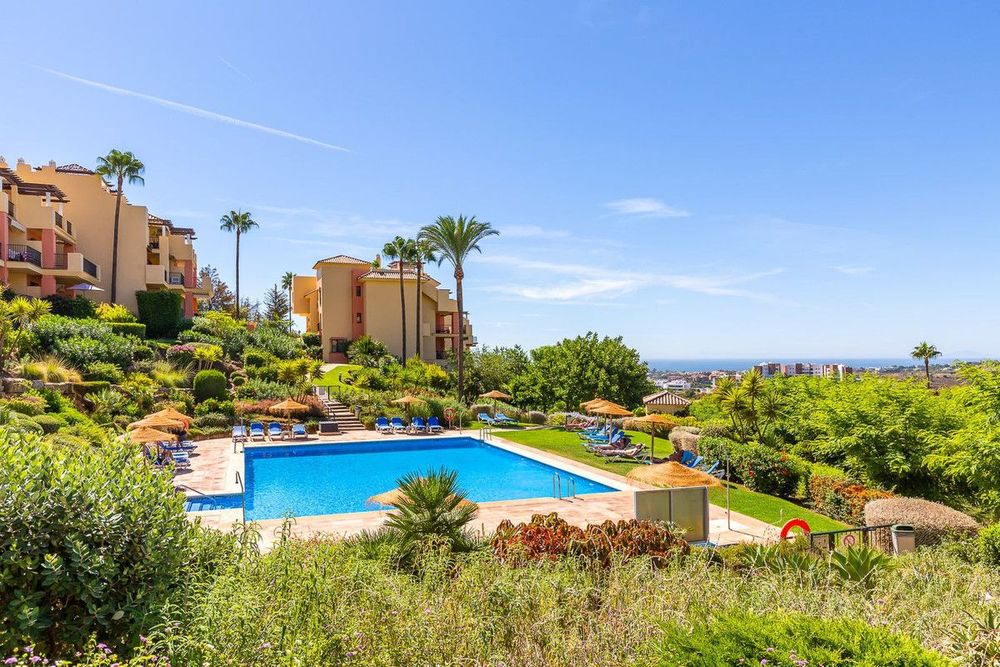 Apartment | Resale in Los Arqueros in Los Arqueros, Costa del Sol - Main property photo