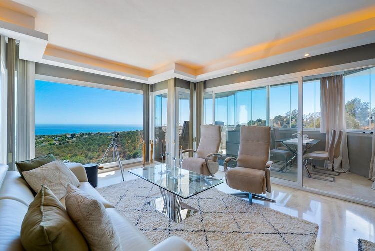 Penthouse | Resale in Calahonda - Development photo 1