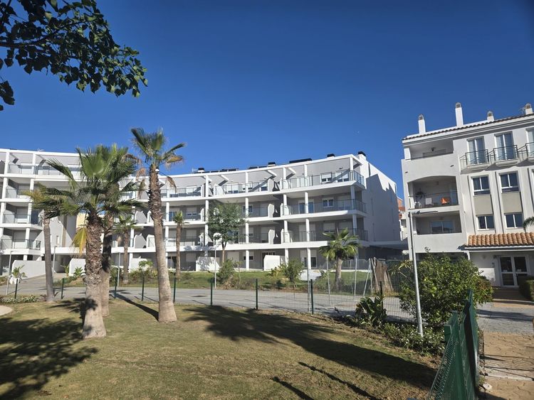Apartment | Resale in La Duquesa - Development photo 1