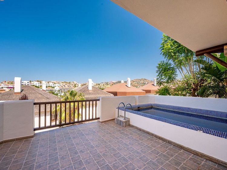 House | Resale in Mijas in Mijas Others, Costa del Sol - Photo 2