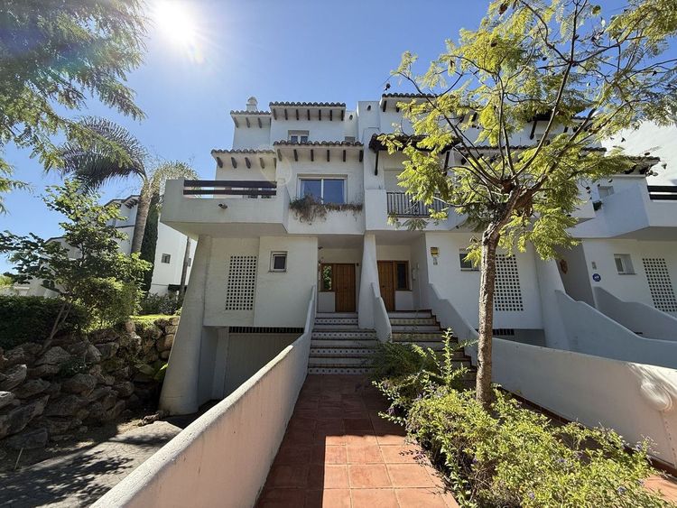 House | Resale in Costalita in Costalita, Costa del Sol - Photo 2