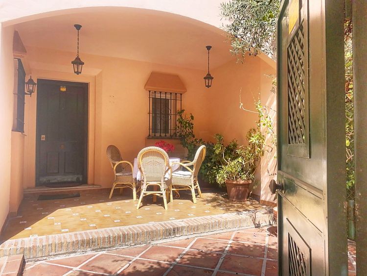 listing card gallery