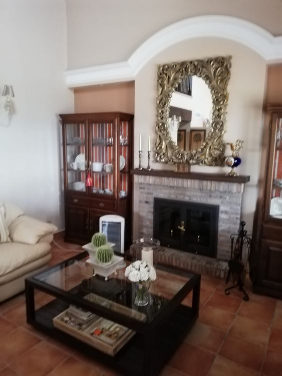 House | Resale in Guaro in Guaro, Costa del Sol - Photo 3