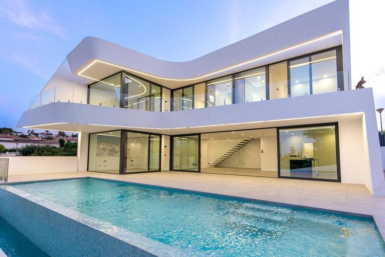 House | Resale in Calpe in Calpe, Costa Blanca - Photo 2