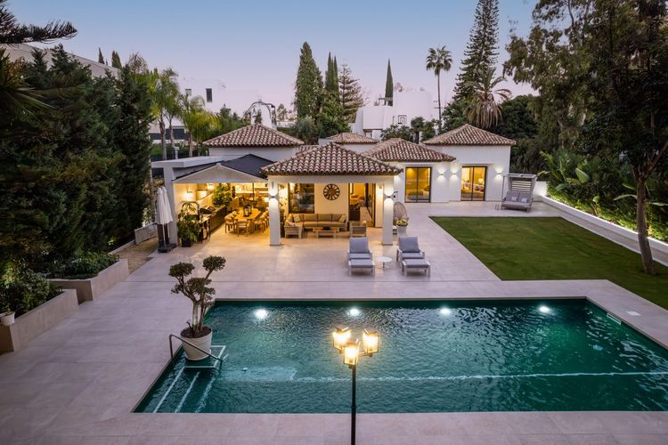 House | Resale in Nueva Andalucía - Development photo 1