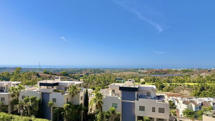Penthouse | Resale in Los Arqueros in Los Arqueros, Costa del Sol - Photo 5