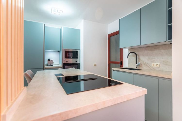 Apartment | Resale in Elviria in Elviria, Costa del Sol - Photo 4