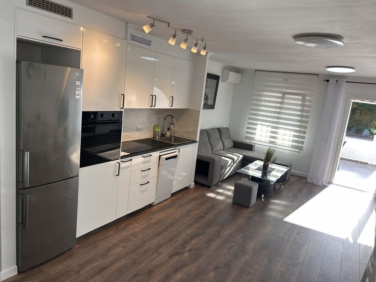 listing card gallery