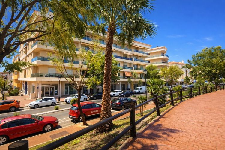 Apartment | Resale in San Luis de Sabinillas - Development photo 1