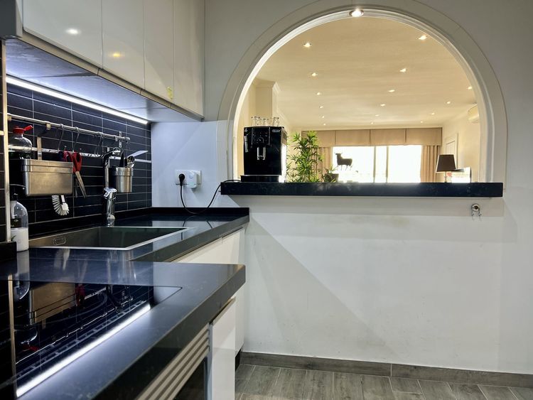 Apartment | Resale in Fuengirola in Fuengirola, Costa del Sol - Photo 3