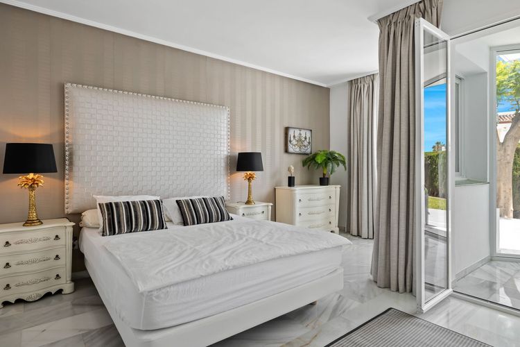 Apartment | Resale in Cancelada in Cancelada, Costa del Sol - Photo 5