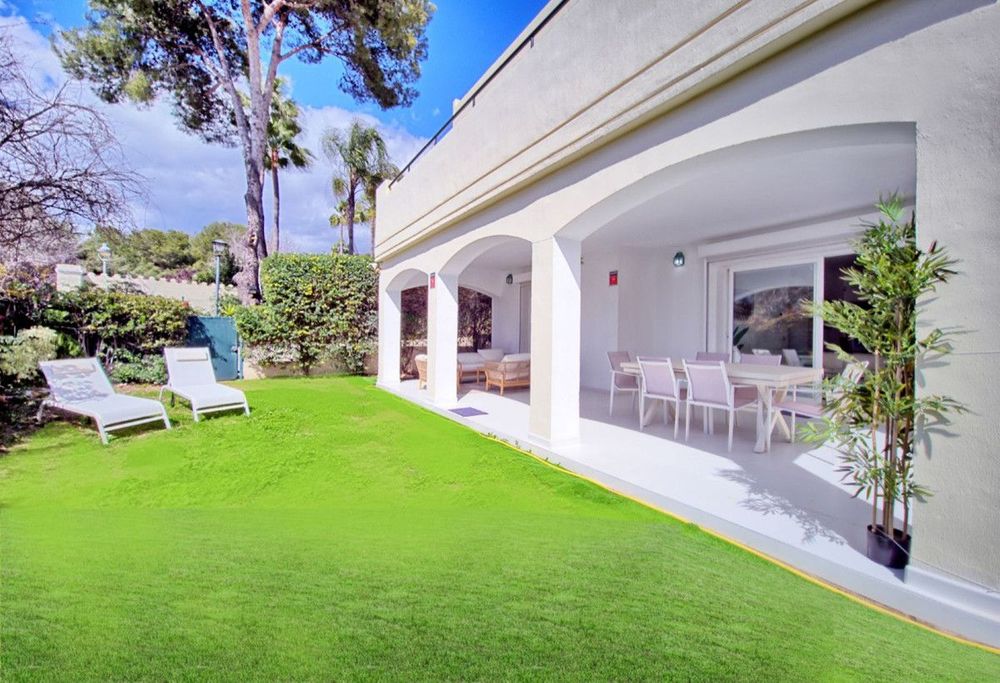Apartment | Resale in Cabopino in Cabopino, Costa del Sol - Main property photo