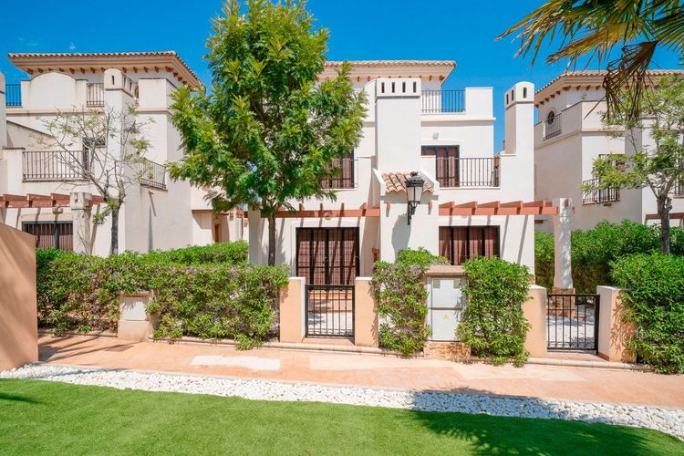 House | Resale in Algorfa in Algorfa, Costa Blanca - Photo 2