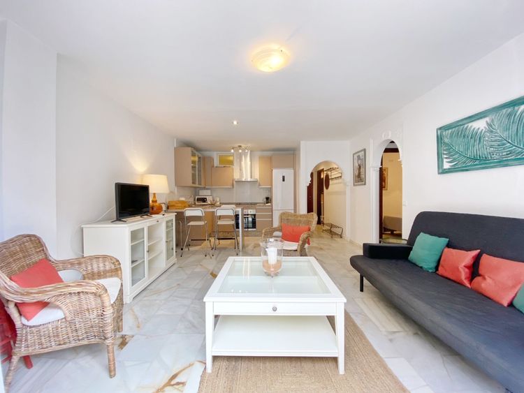 Apartment | Resale in Marbella in Marbella, Costa del Sol - Photo 2