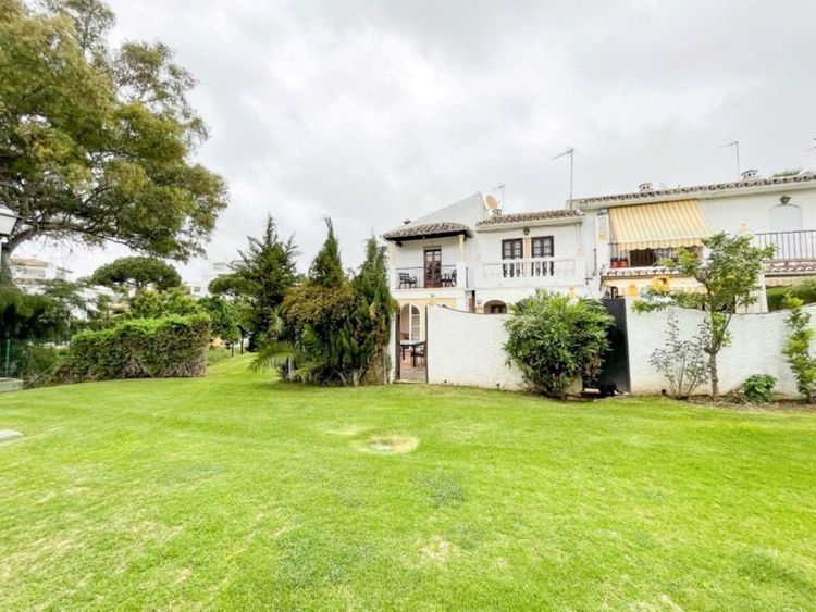 House | Resale in Elviria in Elviria, Costa del Sol - Photo 3