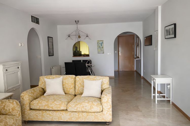 Apartment | Resale in Guadalmina Alta in Guadalmina Alta, Costa del Sol - Photo 5