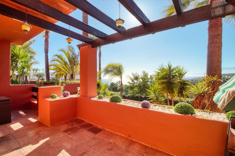 House | Resale in Manilva in Manilva Others, Costa del Sol - Photo 2