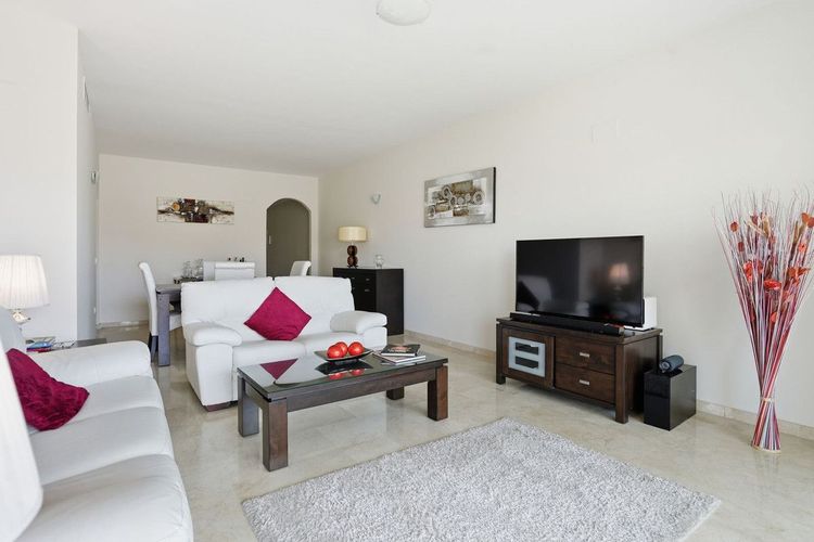 Apartment | Resale in El Chaparral in El Chaparral, Costa del Sol - Photo 3
