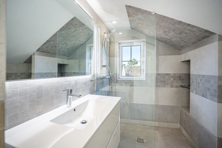 House | Resale in The Golden Mile in The Golden Mile, Costa del Sol - Photo 5