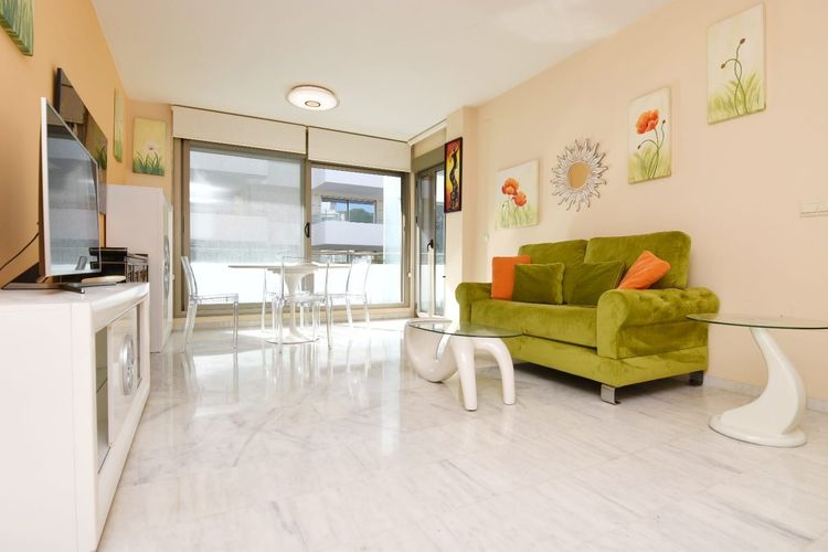 Apartment | Resale in Benalmadena Costa in Benalmadena Costa, Costa del Sol - Photo 4