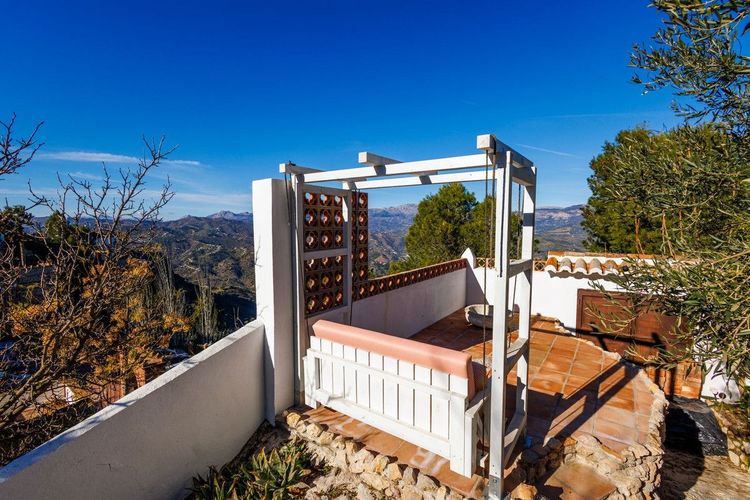 House | Resale in Comares in Comares, Costa del Sol - Photo 4