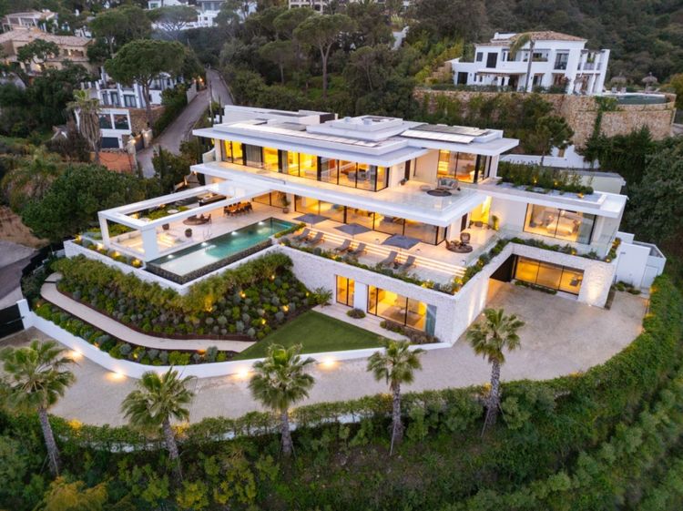 listing card gallery