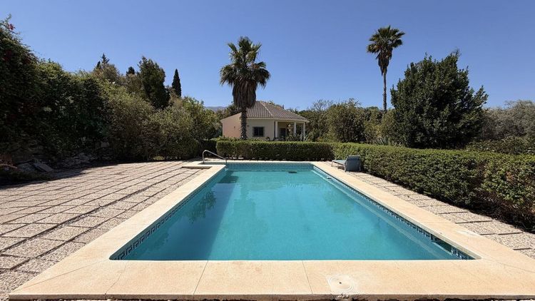 House | Resale in Alhaurín el Grande in Alhaurín el Grande, Costa del Sol - Photo 3