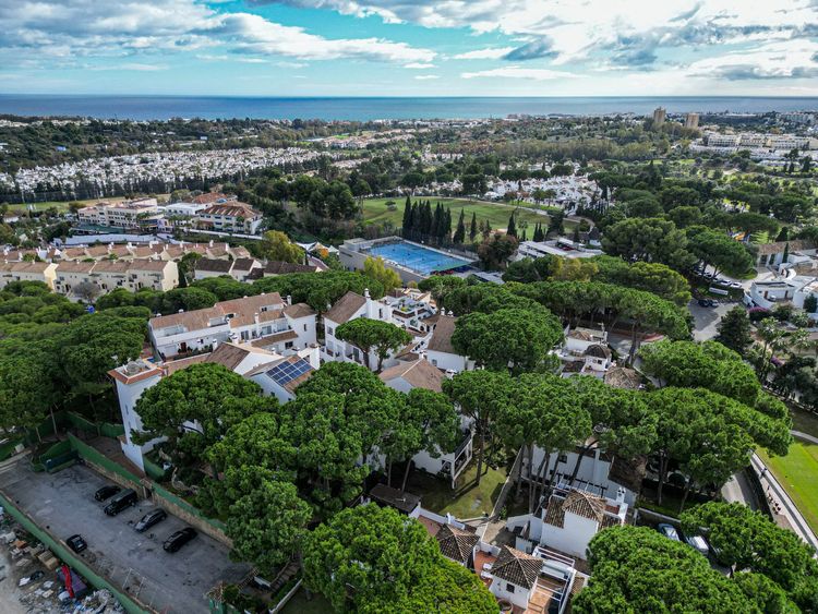 Apartment | Resale in Nueva Andalucía - Development photo 1