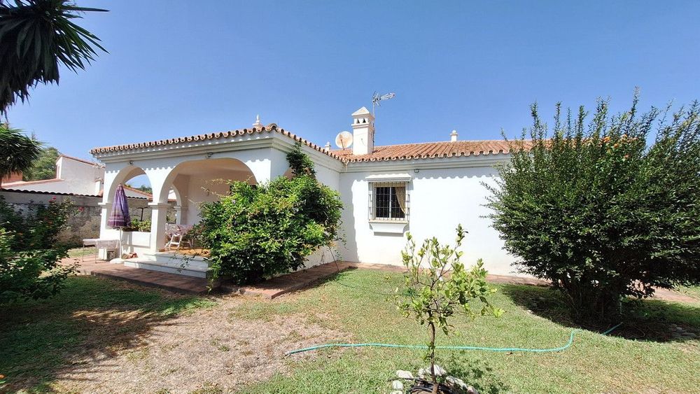 House | Resale in Estepona in Estepona, Costa del Sol - Main property photo