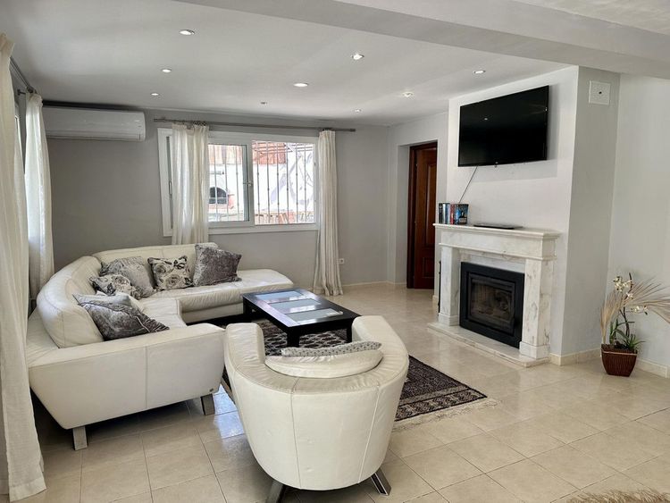 House | Resale in Marbella in Marbella Others, Costa del Sol - Photo 5