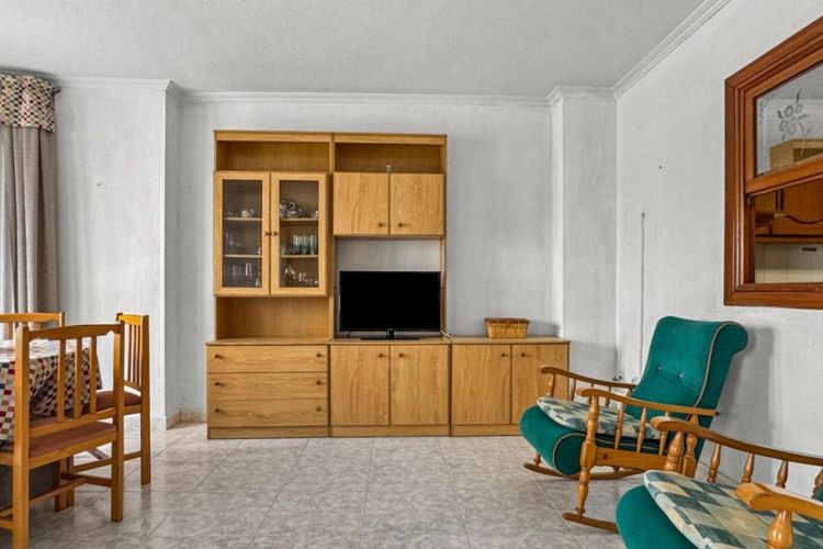 Apartment | Resale in Playa de los Locos in Playa de los Locos, Costa Blanca - Photo 2