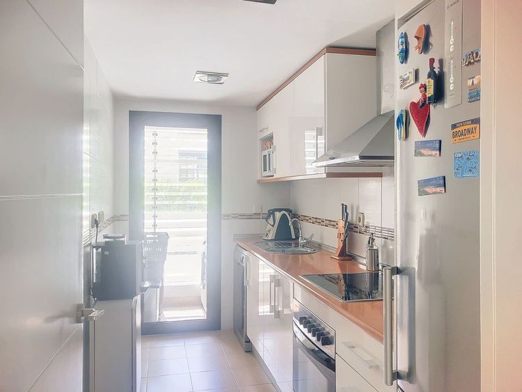 Apartment | Resale in Estepona in Estepona, Costa del Sol - Photo 5